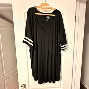 🖤 SUPERSOFT BLACK VARSITY V NECK TUNIC 🖤